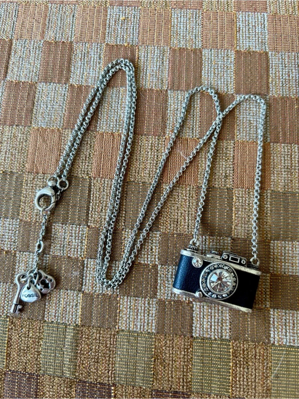 Vintage FOSSIL Black Camera Pendant Rhinestone Lens Silver Tone Long Necklace